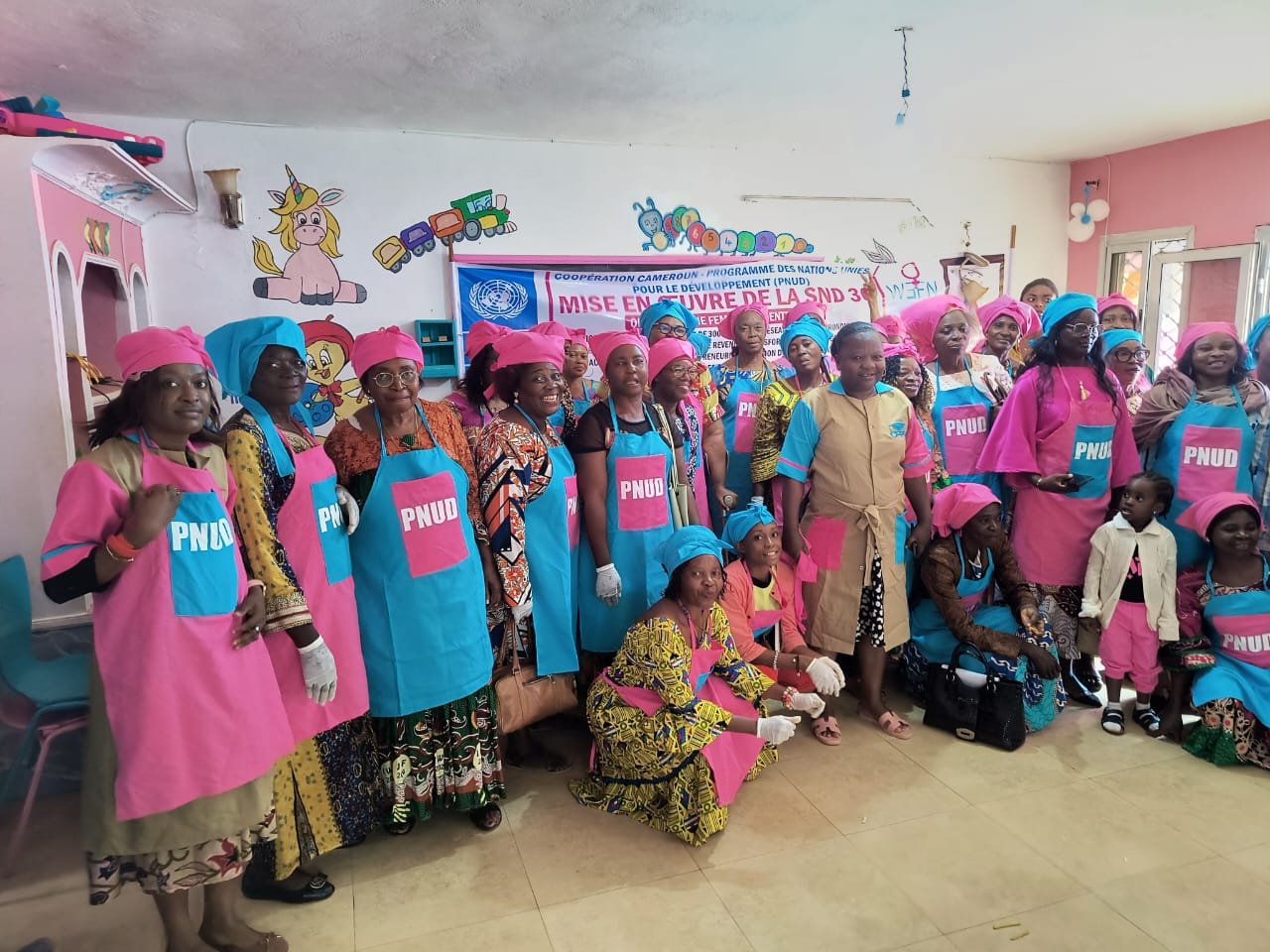 formation et appuis en équipements de 300 femmes du réseau de la Women Entrepreneurship Facilitation Network en transformation des chaines de valeurs agricoles au Centre de Formation Professionnelle Pontahh en partenariat avec le PNUD  dirigé par Mme MBOUETMFON LYDIE sous la supervision de Mme le délégué du MINPOFF YDE 7 qui porte sur la transformation des tubercules de manioc en farine de manioc